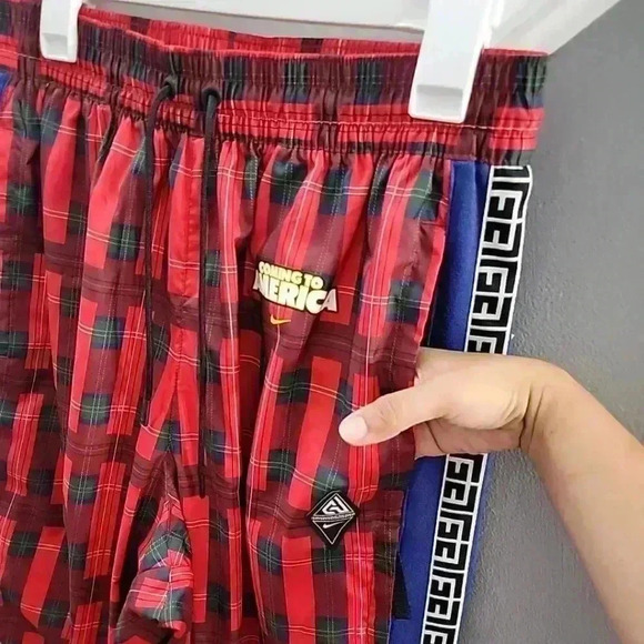 NIKE Giannis COMING TO AMERICA Sweatpants CW4756-657 Pants Size Med Pockets - Picture 4 of 6